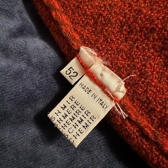 Kiton Sweater 100% Cashmere. Size Italian 52. Burgundy and Brownish Black. - Picture 13 of 16